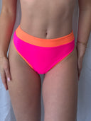 Fuego de Rosa Bottom